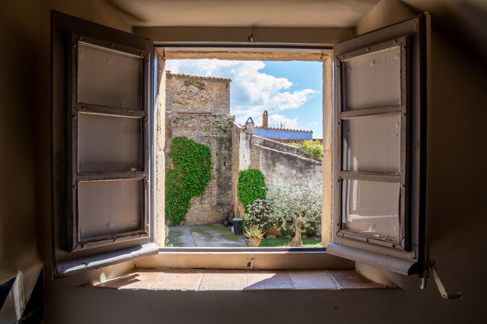 Deco - Casa Castell De Peratallada Εξωτερικό φωτογραφία