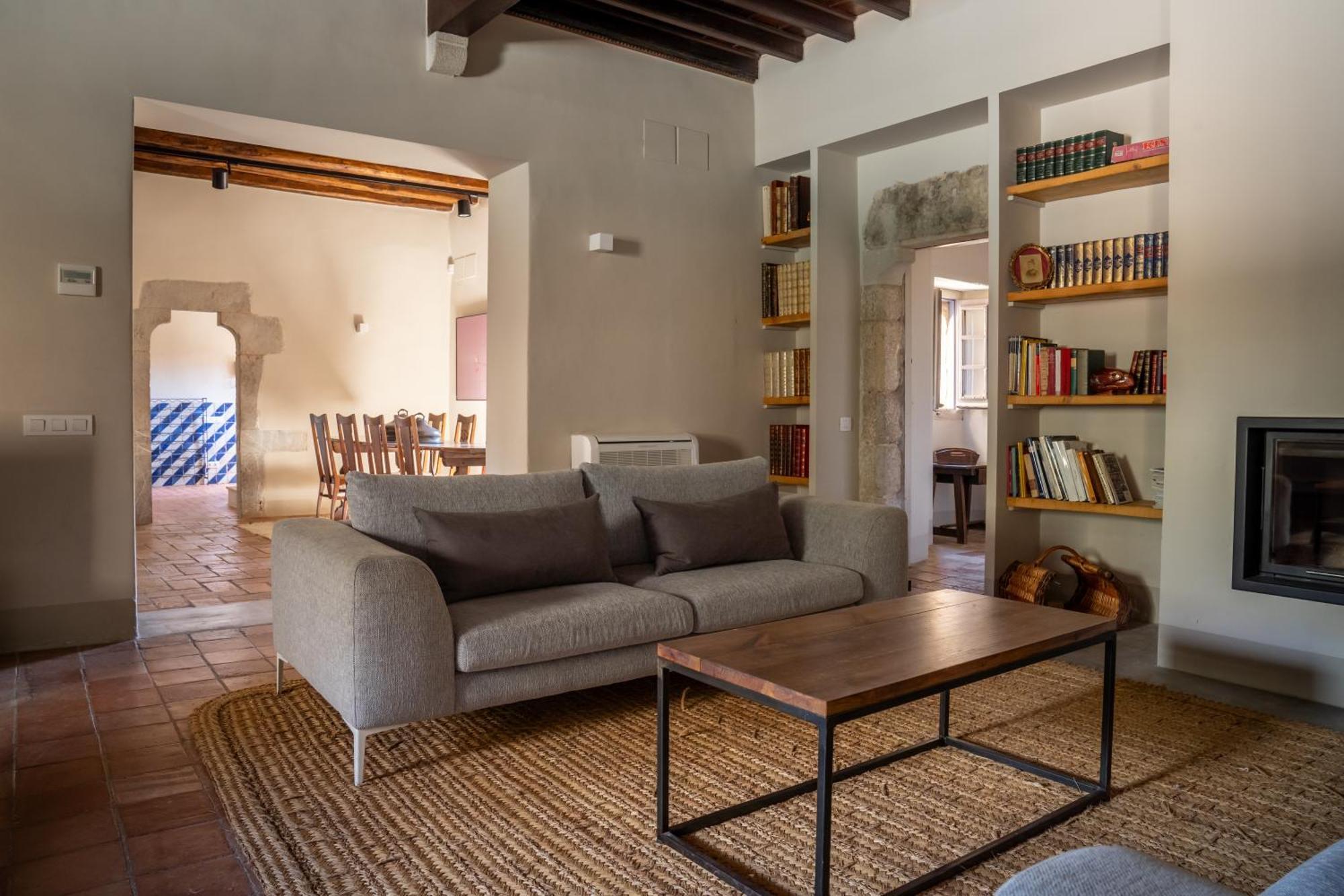 Deco - Casa Castell De Peratallada Εξωτερικό φωτογραφία